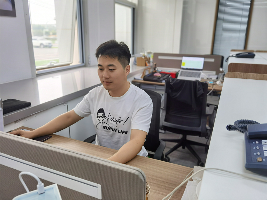 11行政二团支部 李乙航.jpg